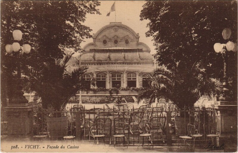 Carte postale ancienne Vichy Facade du Casino à Vichy