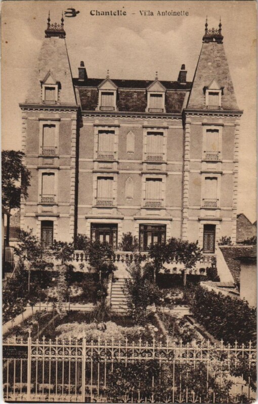 Carte postale ancienne Chantelle Villa Antoinette à Chantelle