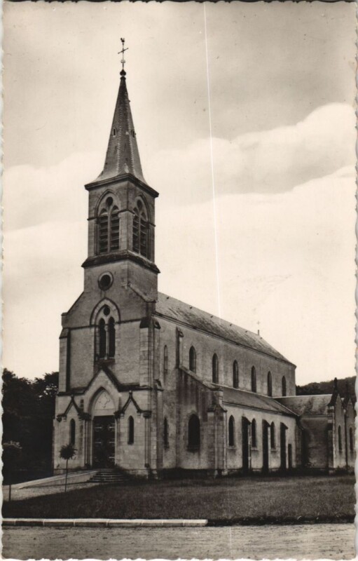 Carte postale ancienne Saint-Bonnet-Troncais L'Eglise - Foret de Troncais