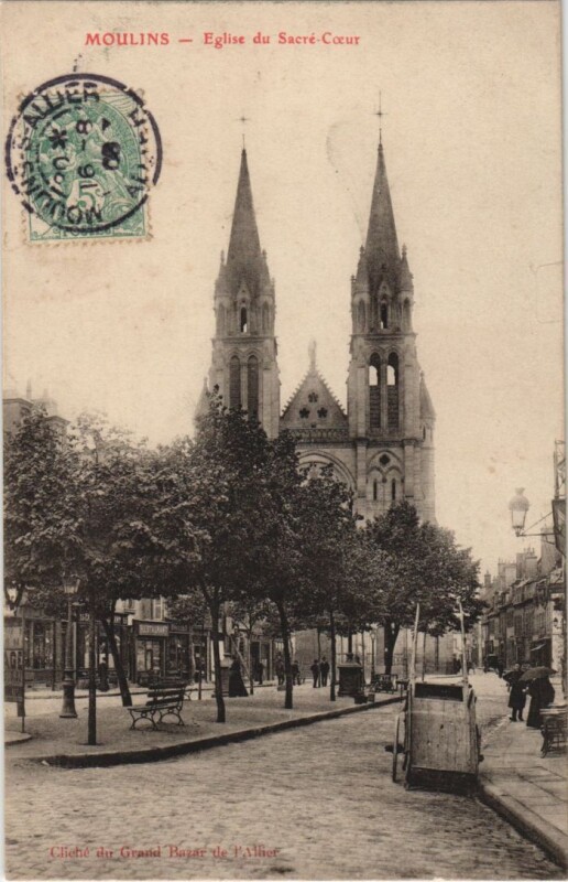 Carte postale ancienne Moulins Eglise du Sacre-Coeur à Moulins