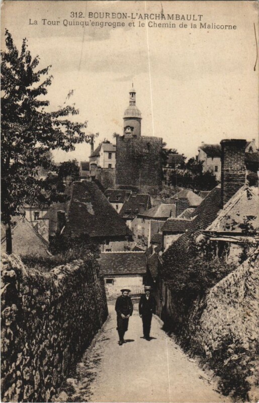 Carte postale ancienne Bourbon-l'Archambault La Tour Quinqu'Engrogne à Bourbon-l'Archambault