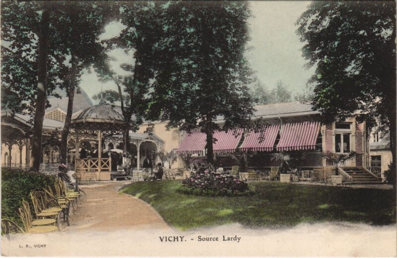 Carte postale ancienne Vichy Source Lardy à Vichy