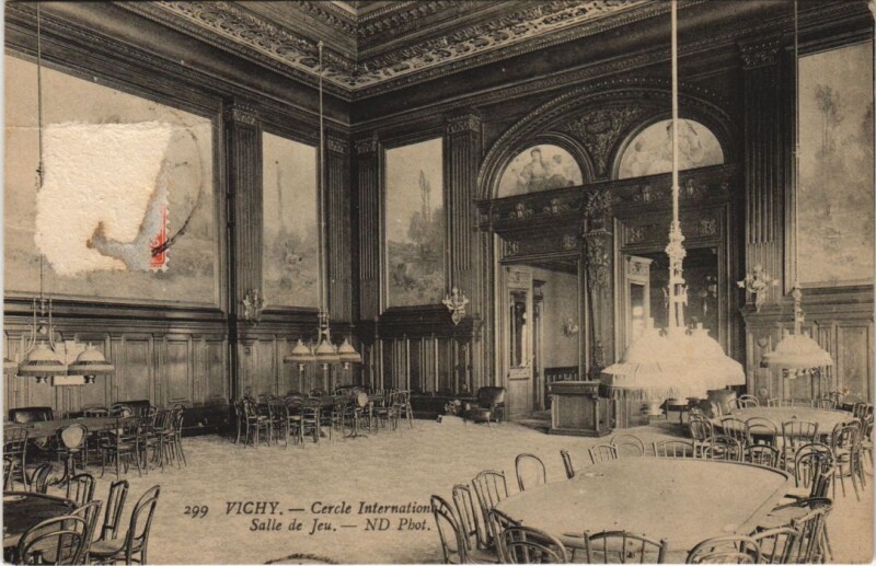 Carte postale ancienne Vichy Cercle International - Salle de Jeu à Vichy