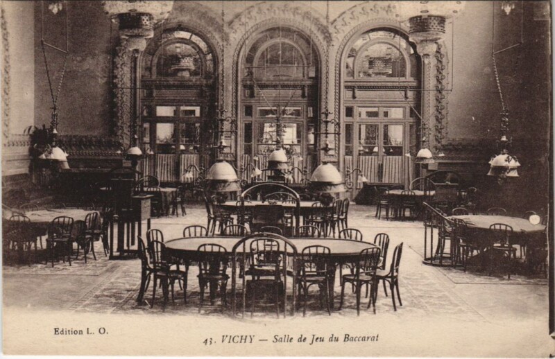 Carte postale ancienne Vichy Salle de Jeu du Baccarat à Vichy