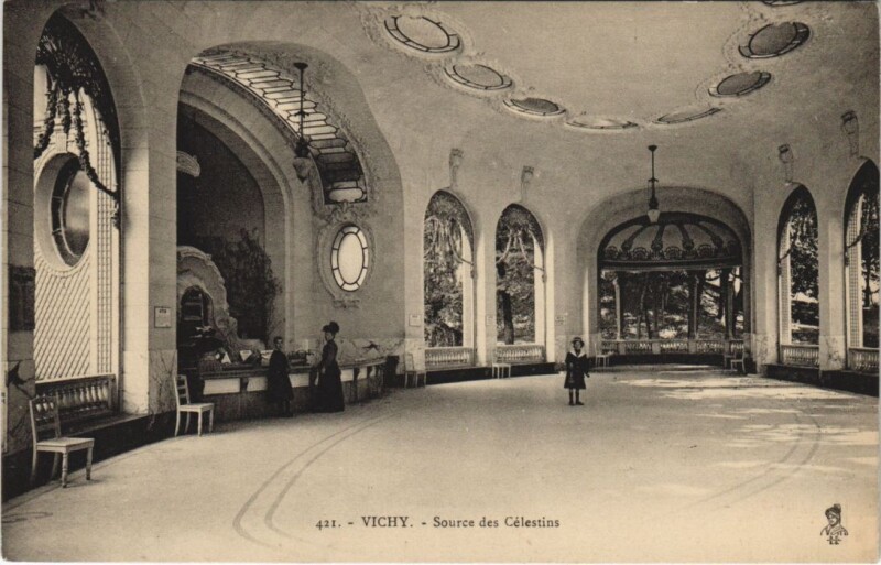 Carte postale ancienne Vichy Source des Celestins à Vichy