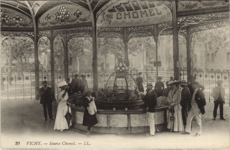 Carte postale ancienne Vichy Source Chomel à Vichy