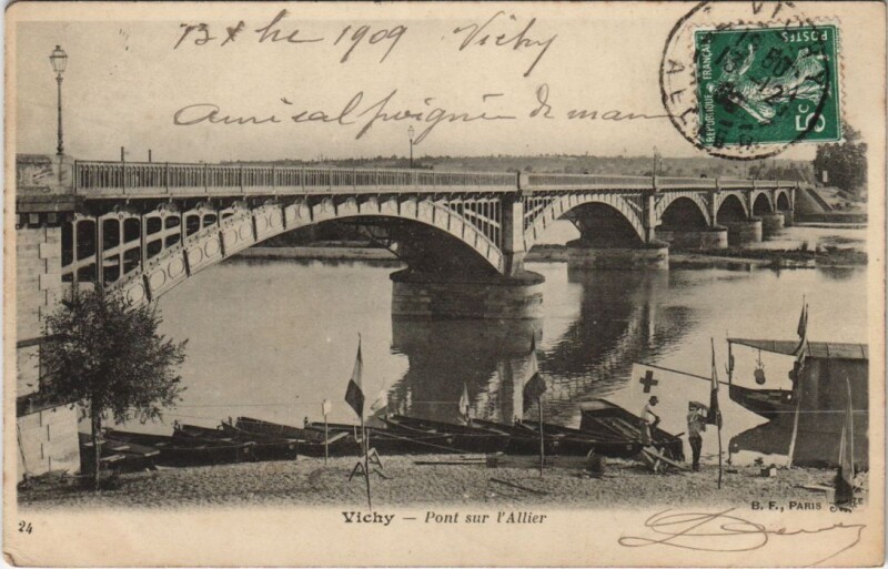 Carte postale ancienne Vichy Pont sur l'Allier à Vichy