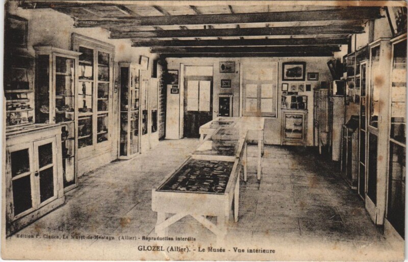 Carte postale ancienne Glozel Le Musee - Vue Interieure