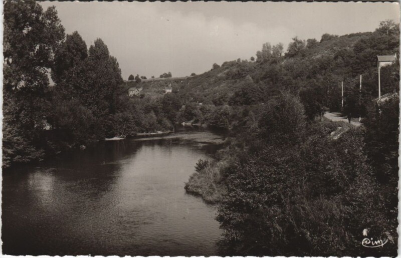 Carte postale ancienne Lavault-Sainte-Anne Un Coin Pittoresque du Cher à Lavault-Sainte-Anne