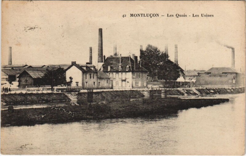 Carte postale ancienne Montlucon Les Quais - Les Usines
