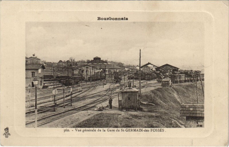 Carte postale ancienne Saint-Germain-des-Fosses Vue Generale de la Gare