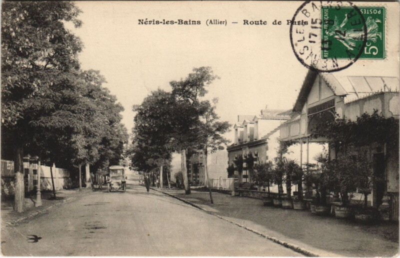 Carte postale ancienne Neris-les-Bains Route de Paris