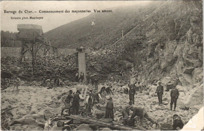 Carte postale ancienne Barrage du Cher - Commencement des Maconneries - Vue Amont