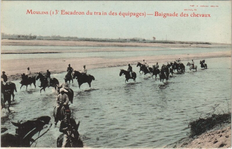 Carte postale ancienne Moulins Military - Baignade des Cheveaux à Moulins