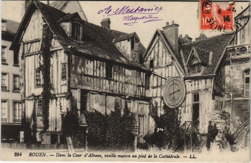 Carte postale ancienne Rouen - Dans la cour à Rouen
