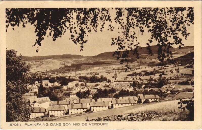 Carte postale ancienne Plainfaing dans son nid de Verdure à Plainfaing