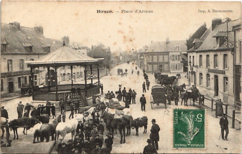 Carte postale ancienne Hirson Place d'Armes à Hirson