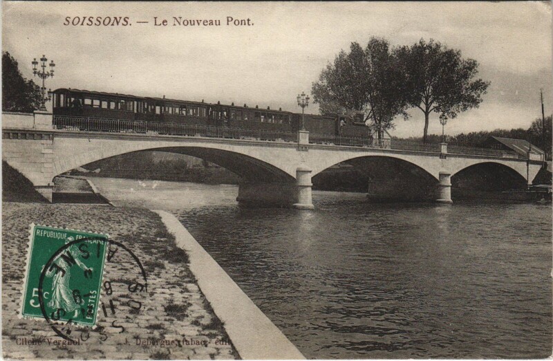 Carte postale ancienne Soissons Le Nouveau Pont à Soissons