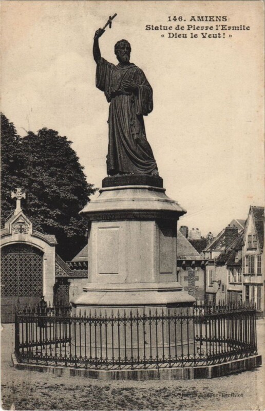 Carte postale ancienne Amiens Statue de Pierre l'Ermite à Amiens