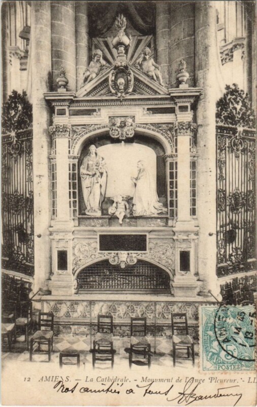 Carte postale ancienne Amiens Cathedrale mon de l'Ange pleureur à Amiens