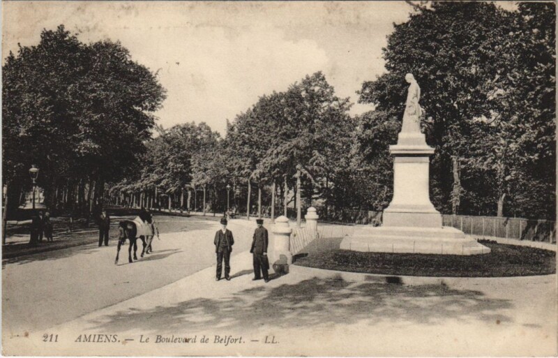 Carte postale ancienne Amiens Boulevard de Belfort à Amiens