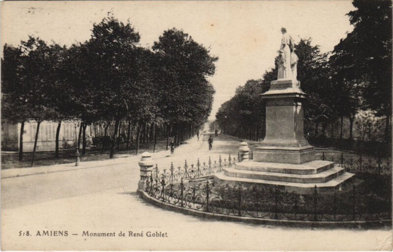 Carte postale ancienne Amiens Monument de rene Goblet à Amiens