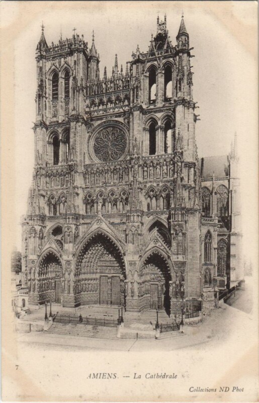 Carte postale ancienne Amiens La Cathedrale à Amiens