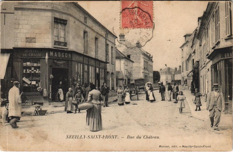 Carte postale ancienne Neuilly-Saint-Front Rue du Chateau à Neuilly-Saint-Front