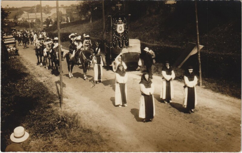 Carte postale ancienne Vue generale de la procession