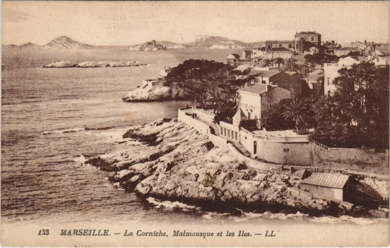 Carte postale ancienne Marseille - La corniche à Marseille