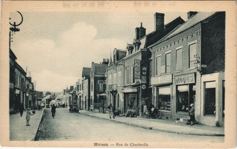 Carte postale ancienne Hirson Place alsace à Hirson