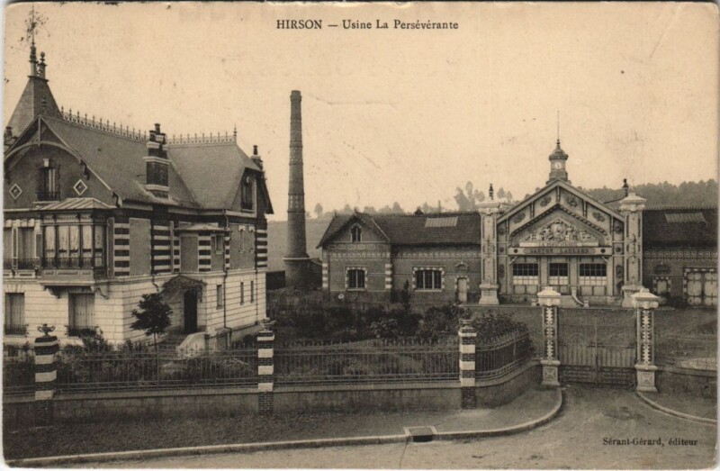 Carte postale ancienne Hirson Rue de charleville à Hirson