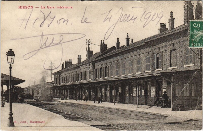 Carte postale ancienne Hirson La gare interieure à Hirson