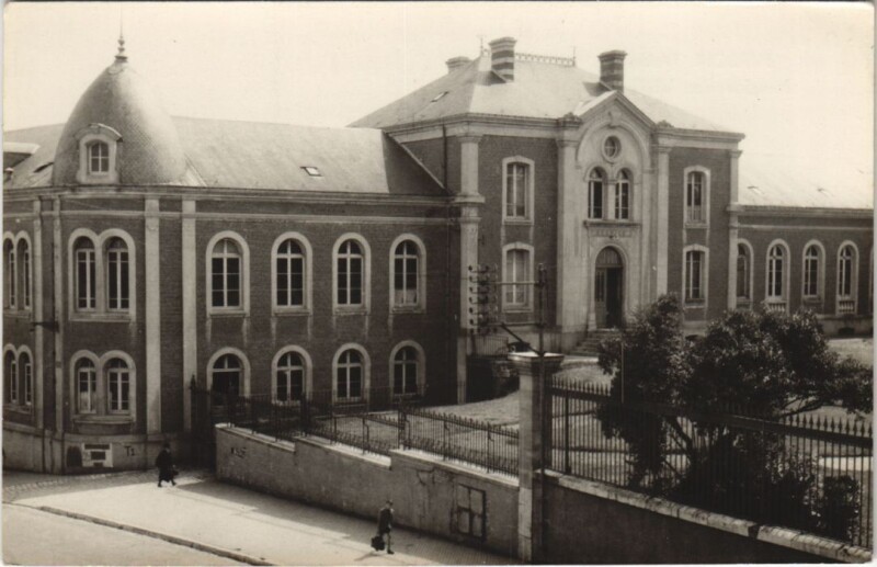 Carte postale ancienne Hirson Hospice des veillards à Hirson