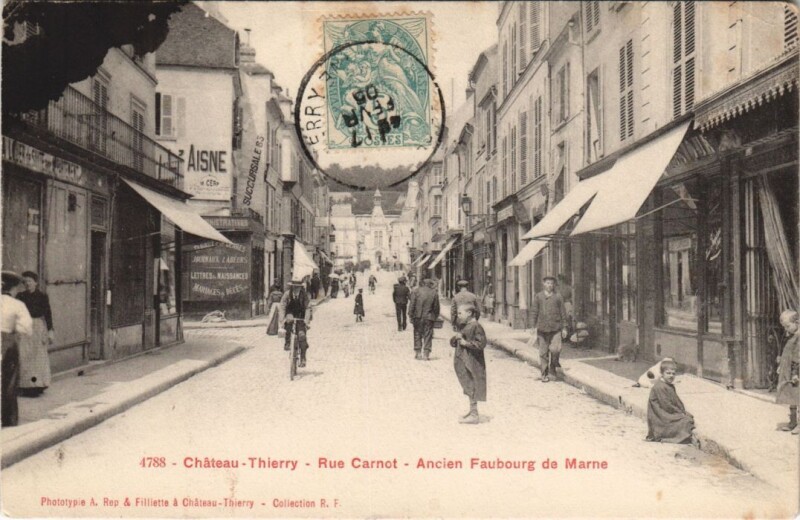 Carte postale ancienne Chateau-Thierry Rue carnot