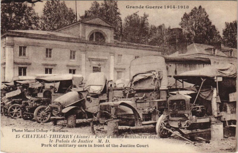 Carte postale ancienne Chateau-Thierry Pare d autos