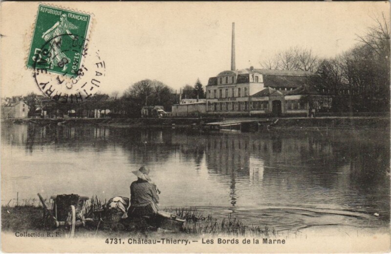 Carte postale ancienne Chateau-Thierry Les bords de La Marne