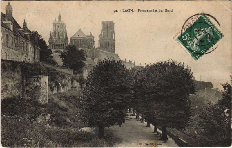 Carte postale ancienne Laon Promenade du nord