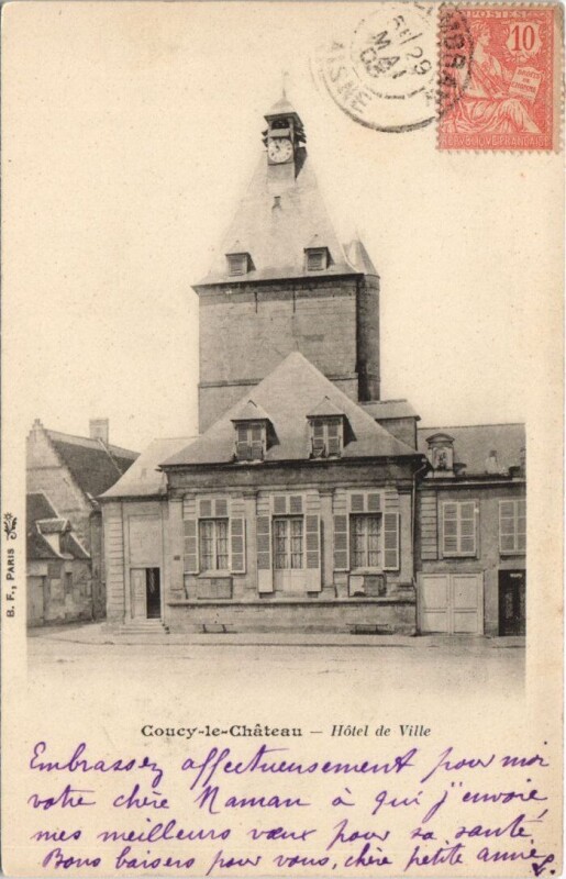 Carte postale ancienne Coucy Le Chateau hOTEL De Ville