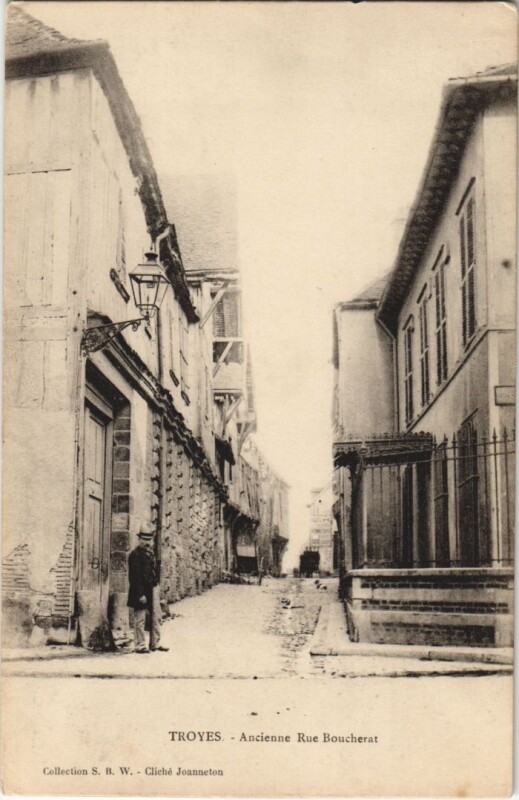 Carte postale ancienne Troyes Rue Boucherat à Troyes
