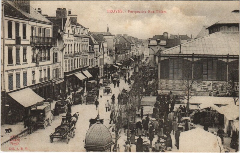 Carte postale ancienne Troyes Rue Thiers à Troyes