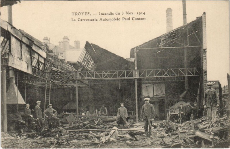 Carte postale ancienne Troyes Inondation 1910 Carrosserie Automobile Paul Contat à Troyes