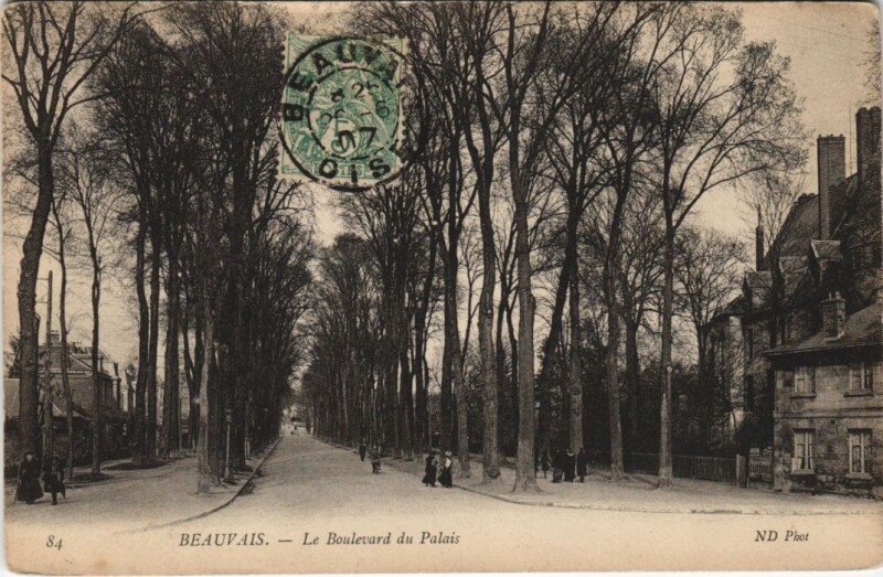 Carte postale ancienne Beauvais Boulevard du Palais à Beauvais
