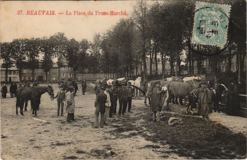 Carte postale ancienne Beauvais Place du France-Marche à Beauvais