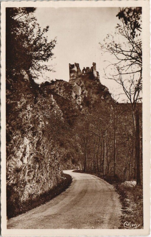 Carte postale ancienne Valle de la Sioule Chateau de Rocher