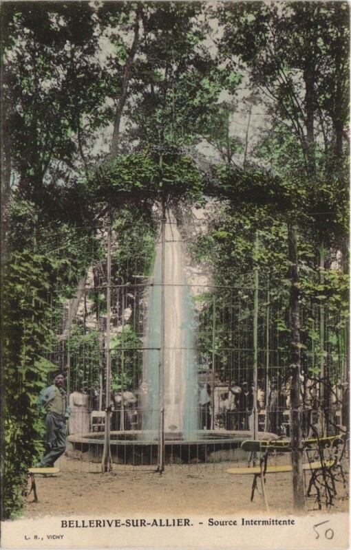 Carte postale ancienne Bellerive-Sur-Allier Source intermittente à Bellerive-sur-Allier