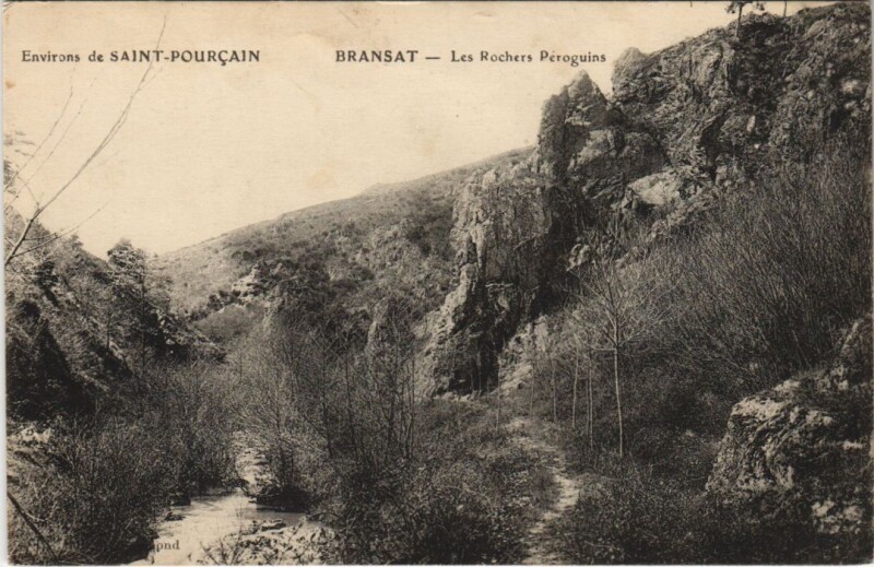 Carte postale ancienne Bransat Les Rochers Peroguins à Bransat