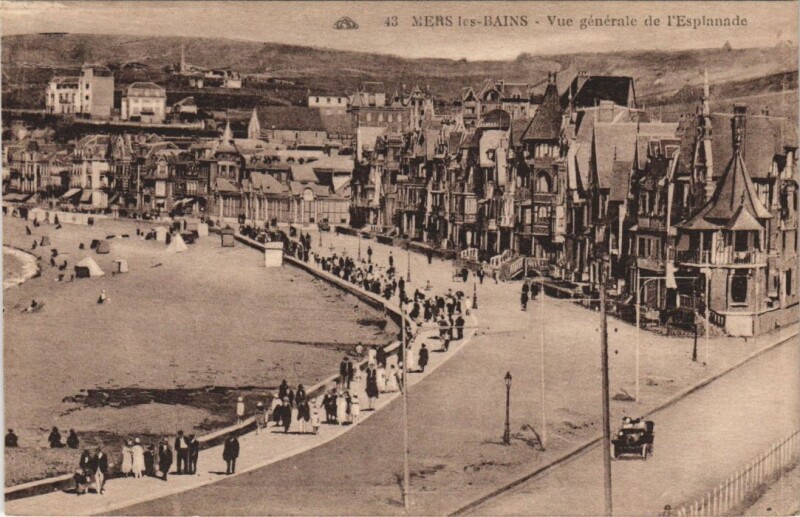 Carte postale ancienne Mers-Les-Bains Vue generale de l'Esplanade à Mers-les-Bains