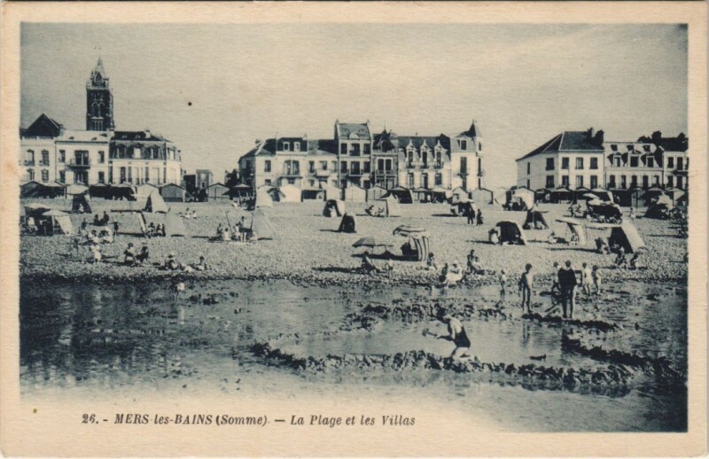 Carte postale ancienne Mers-Les-Bains La Plage et les villas à Mers-les-Bains
