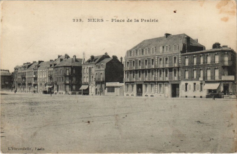 Carte postale ancienne Mers-Les-Bains Place de la Prairie à Mers-les-Bains